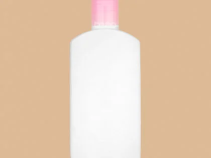 100ML-FLAT-HDPE-NK_MILKY-HDPE-WITH-PINK-TR-FLIPTOP_-420x315